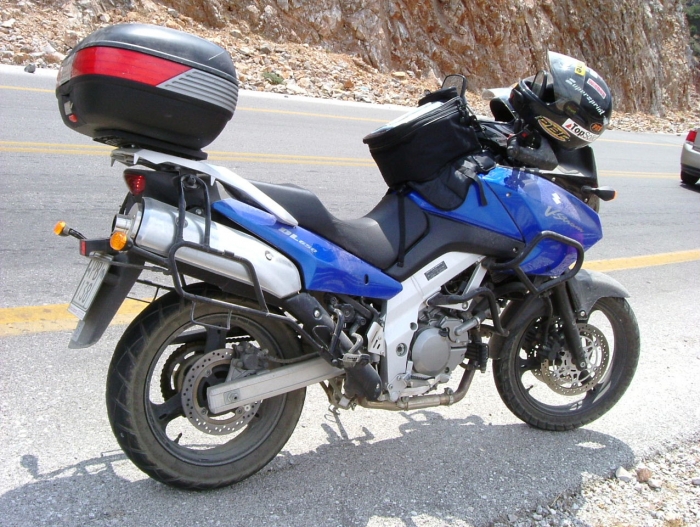 suzuki-dl650-04-bikepics-415598.jpg